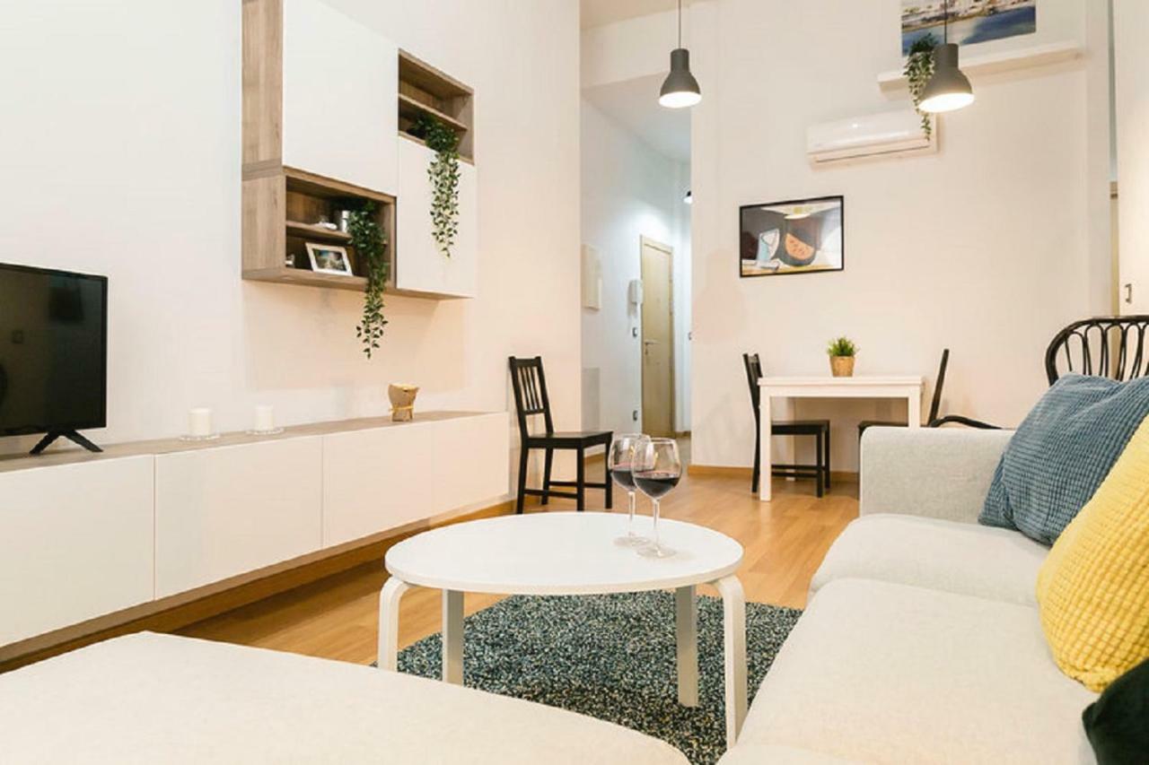 Family Apartment Patio&Swimming Pool In Center マラガ エクステリア 写真