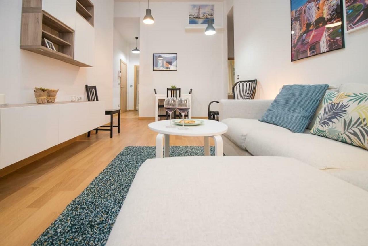 Family Apartment Patio&Swimming Pool In Center マラガ エクステリア 写真
