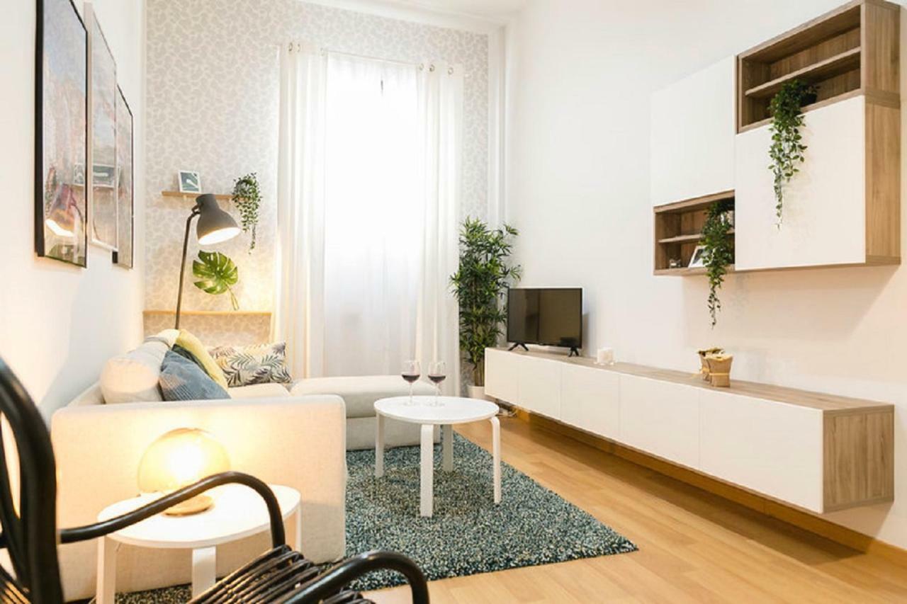 Family Apartment Patio&Swimming Pool In Center マラガ エクステリア 写真